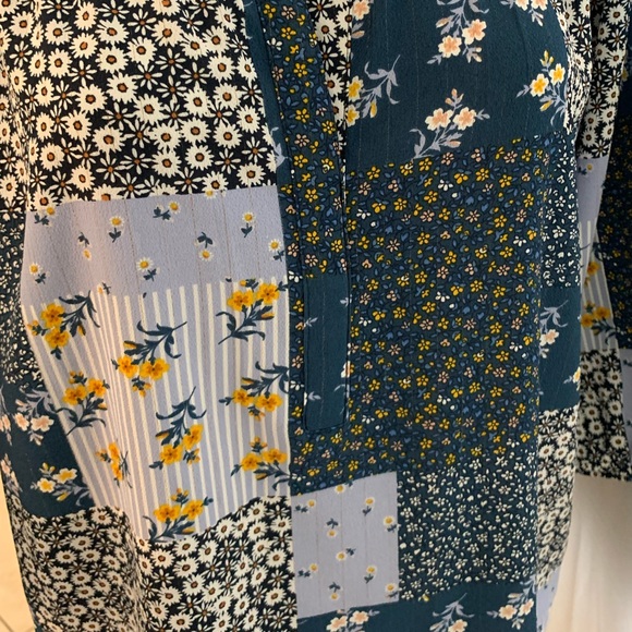 Loft Bohemian Floral Patchwork Pattern Quarter Sleeve V-Neckline Blouse. - Picture 8 of 9